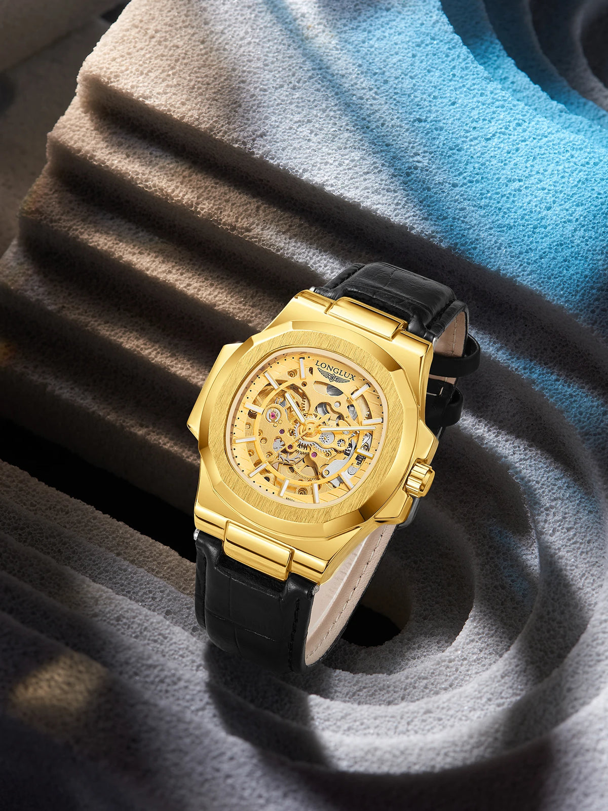 Reloj automático Monarch, acabado dorado
