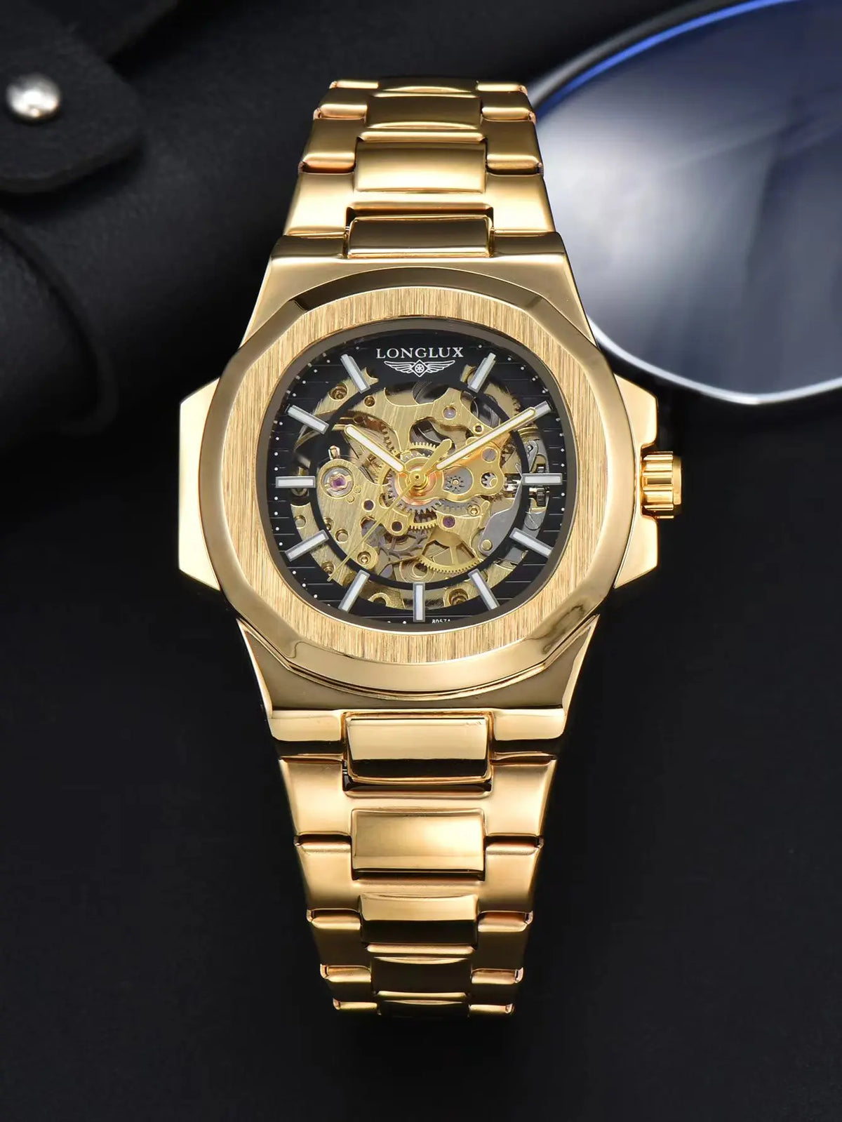 Reloj automático Skeleton, acabado negro y dorado