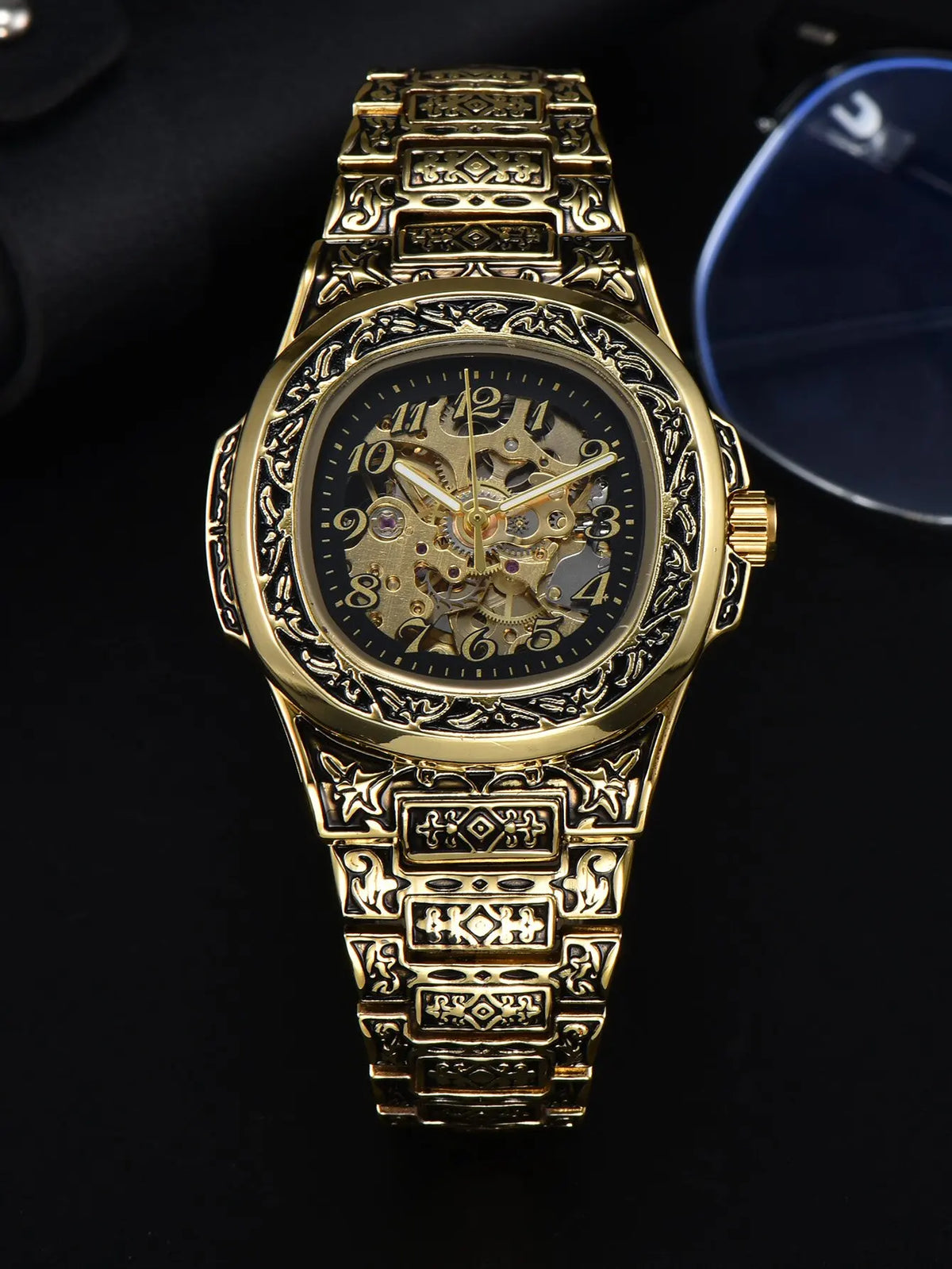 Reloj automático Imperial, acabado negro y dorado