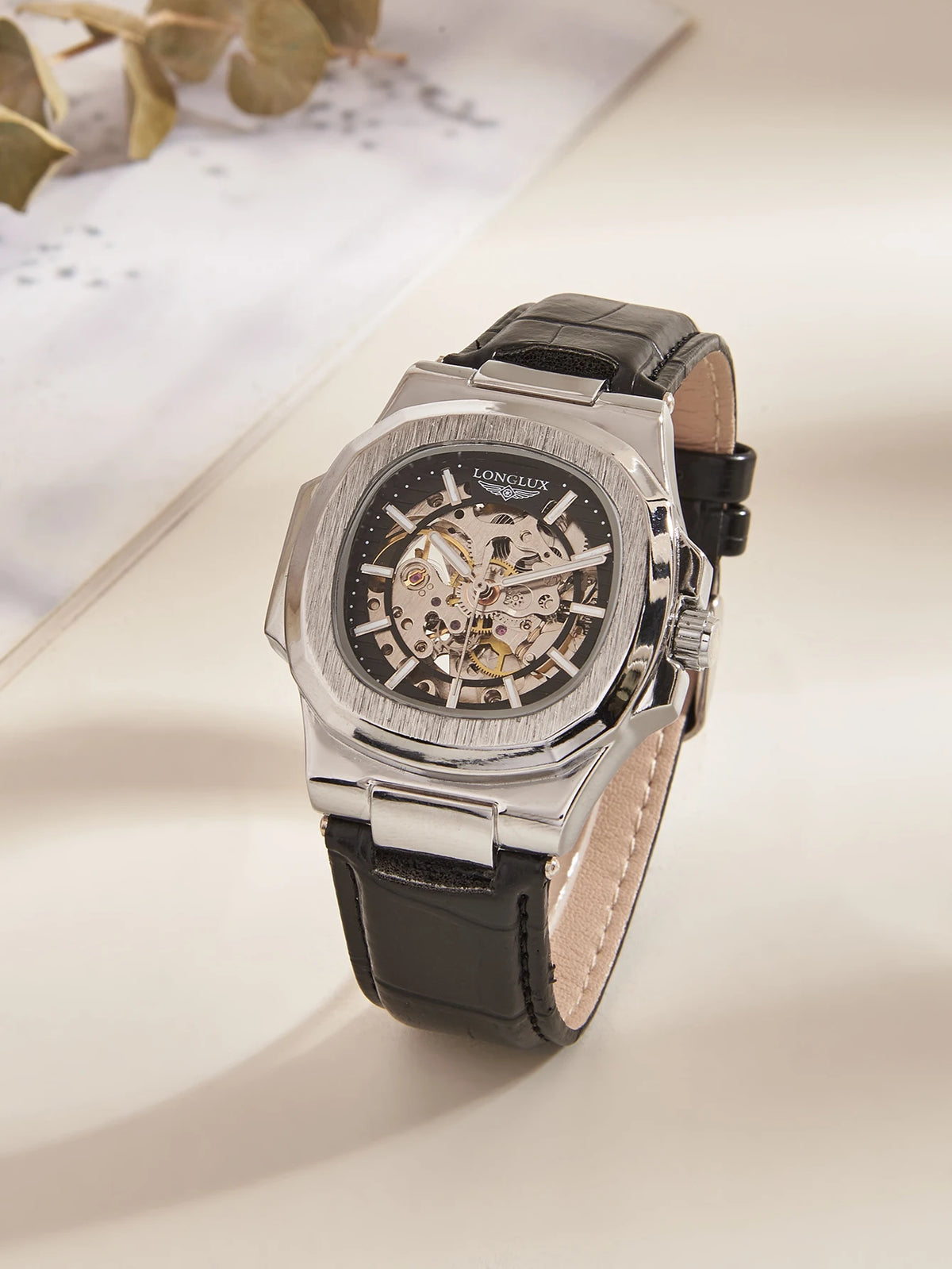Reloj automático Monarch, acabado negro y plata